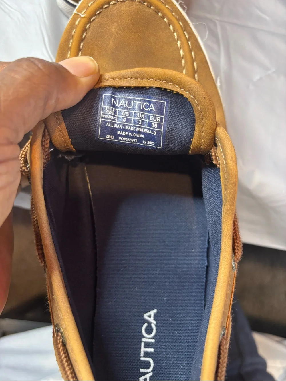 Nautica Men’s Tan Boat Shoes Lace Up Deck Shoes Navy Size 4